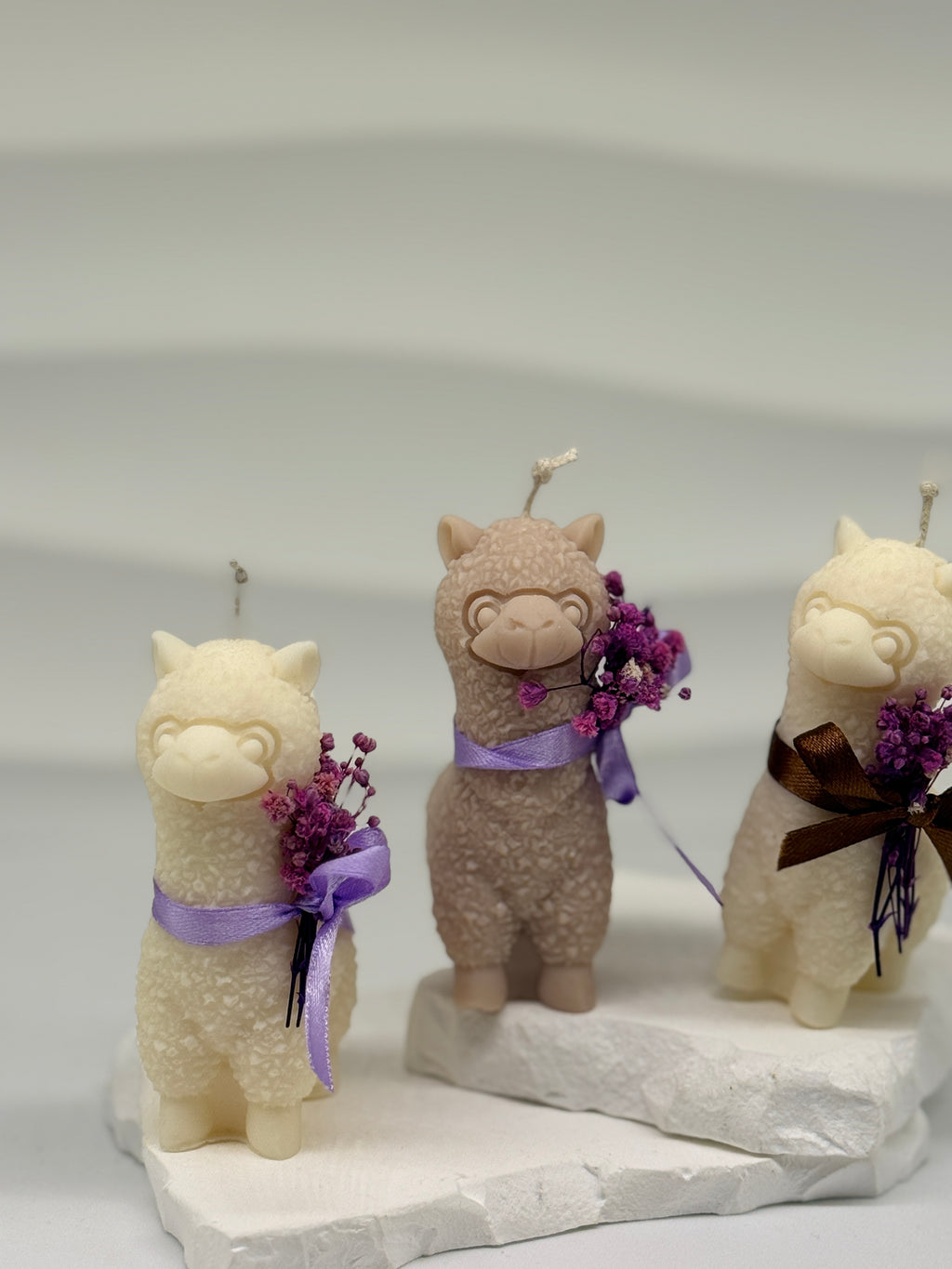 Alpaka Kerze – Handgefertigte Deko-Kerze Standkerze Floma Candle & More