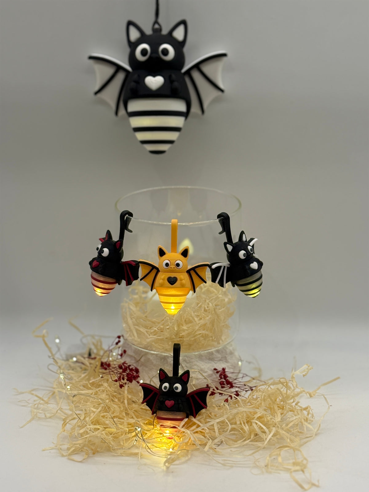 Glasanhänger – Fledermaus im Glühwürmchen-Look 🦇
