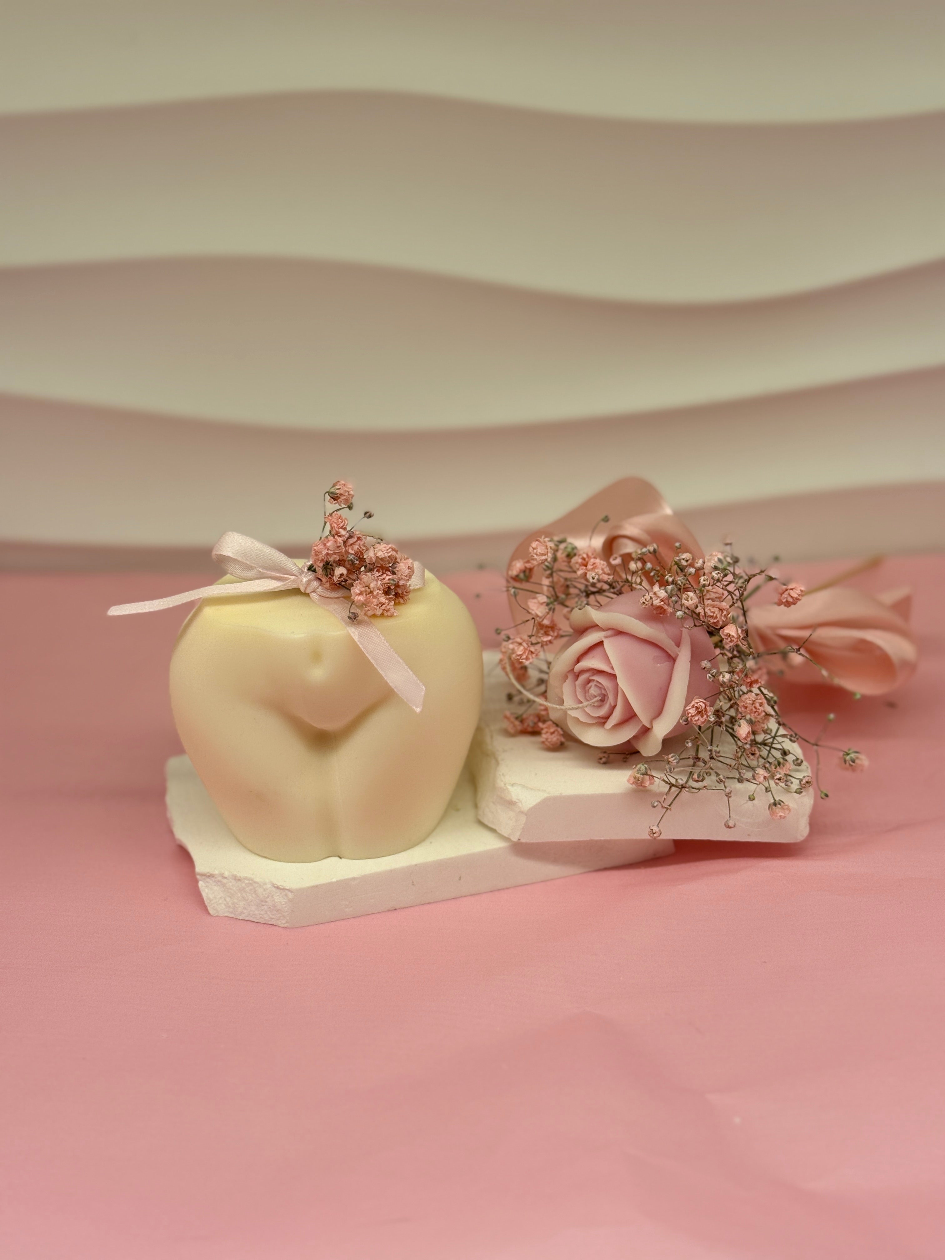 Body Kerze aus Rapswachs | Handgegossene Design-Skulpturkerze Standkerze Floma Candle & More