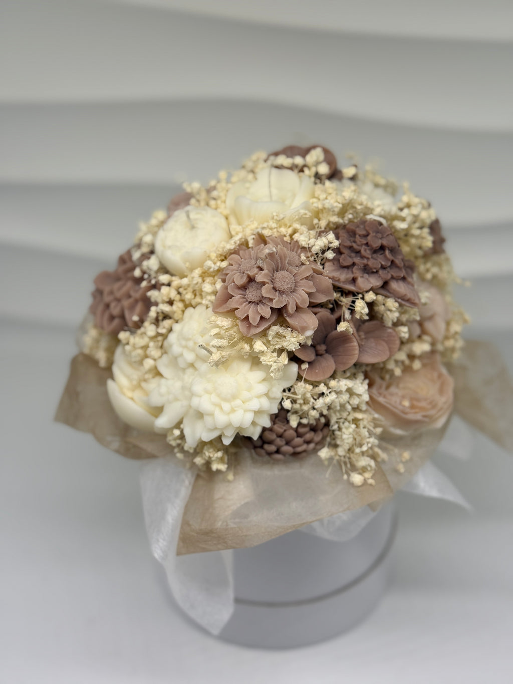 Kerzenstrauß „ Skara Beige in Geschenktopf Standkerze Floma Candle & More