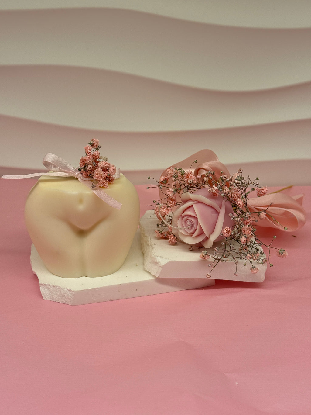 Body Kerze aus Rapswachs | Handgegossene Design-Skulpturkerze Standkerze Floma Candle & More