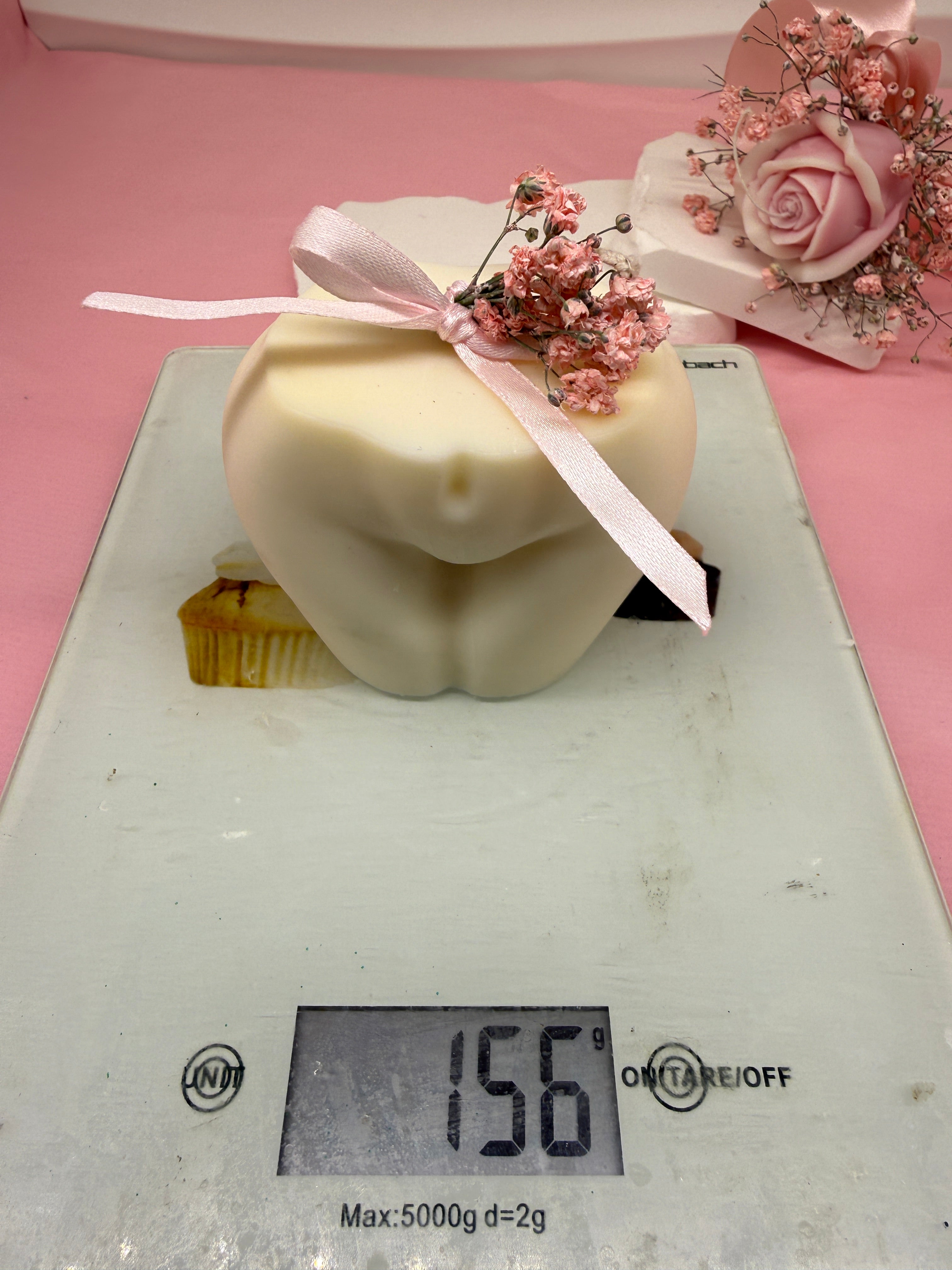 Body Kerze aus Rapswachs | Handgegossene Design-Skulpturkerze Standkerze Floma Candle & More