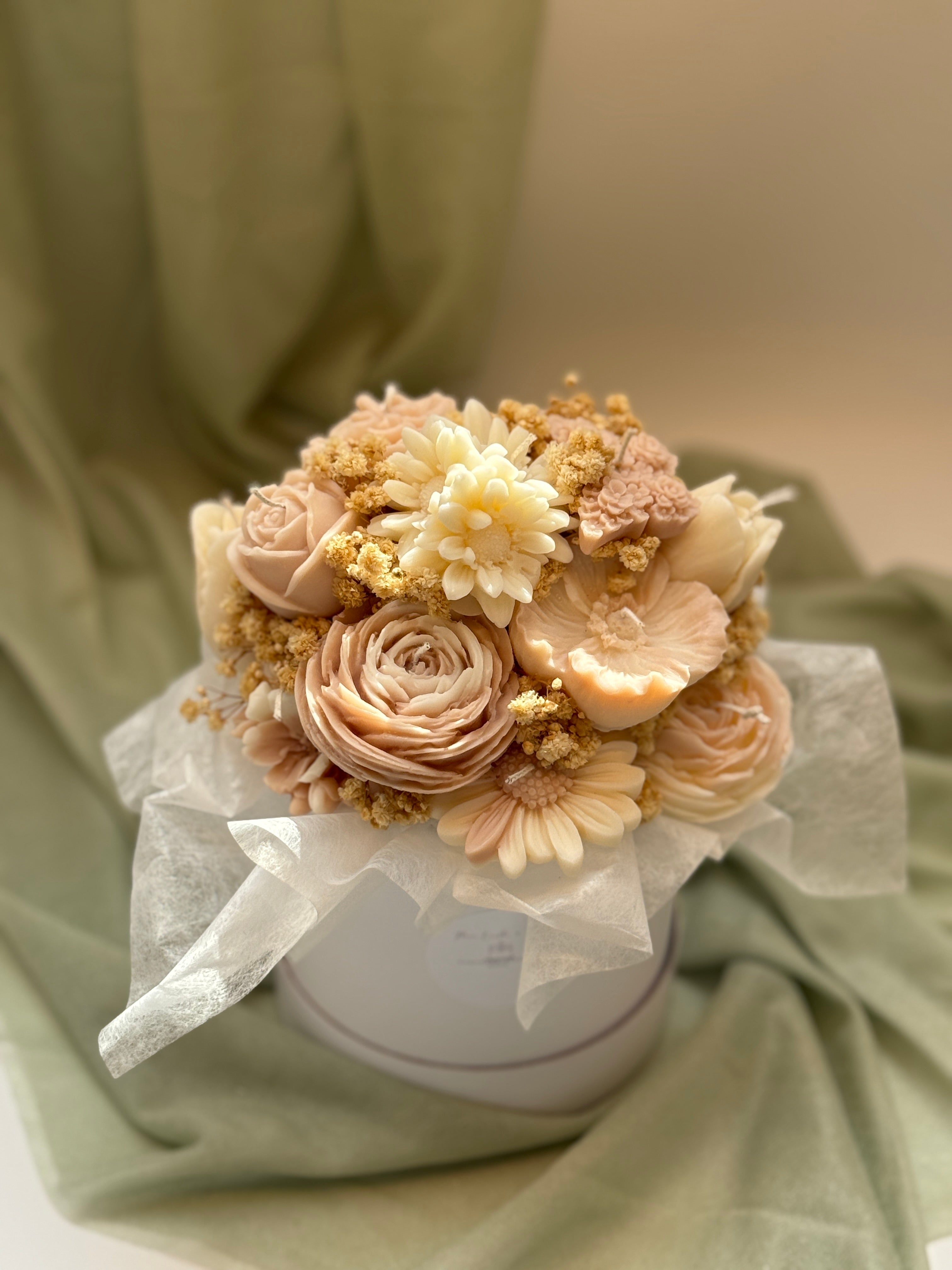 Kerzenstrauß „ Skara Beige in Geschenktopf Standkerze Floma Candle & More