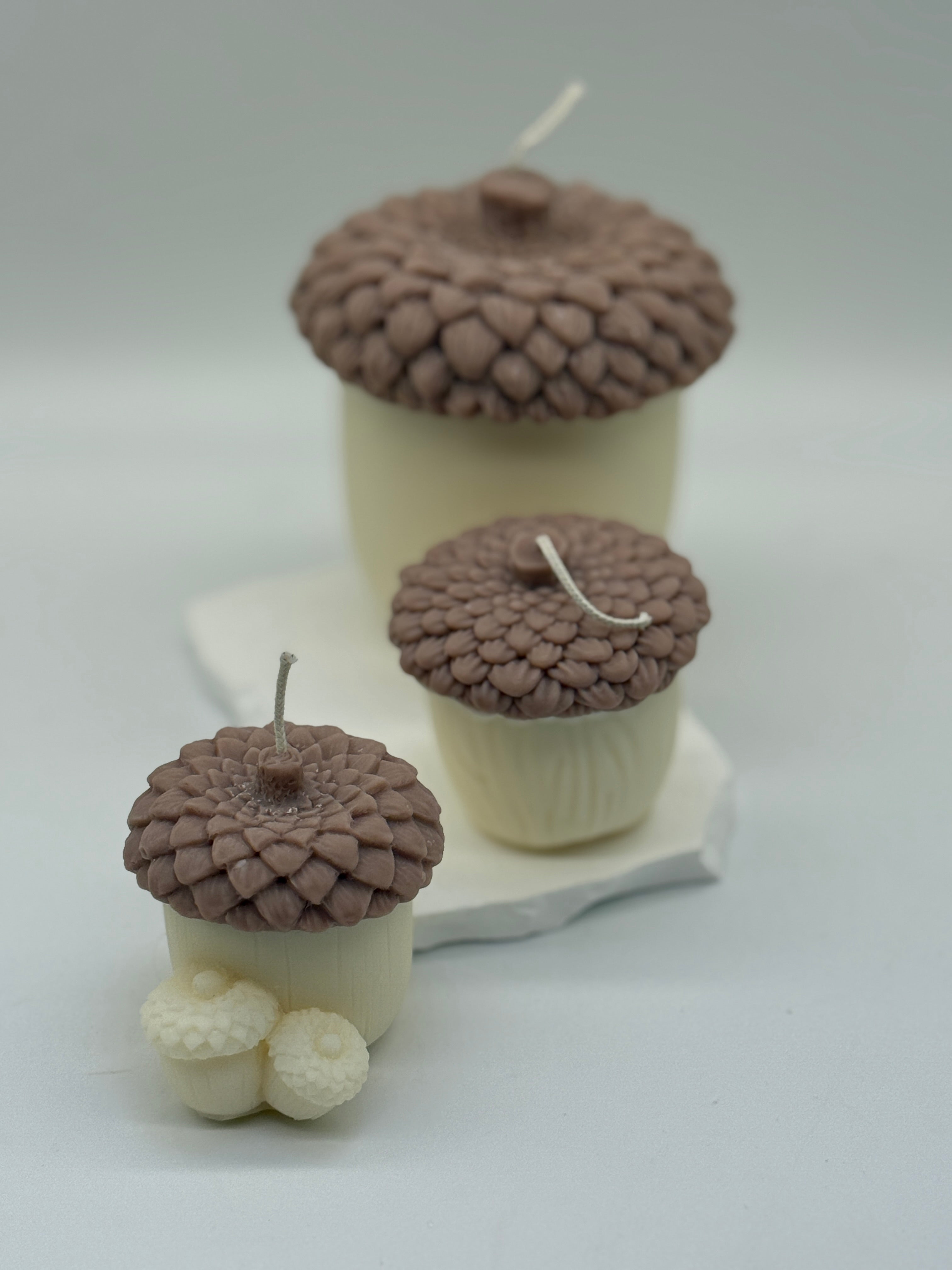 Eichel Kerze Standkerze Floma Candle & More Braun / Weiss S