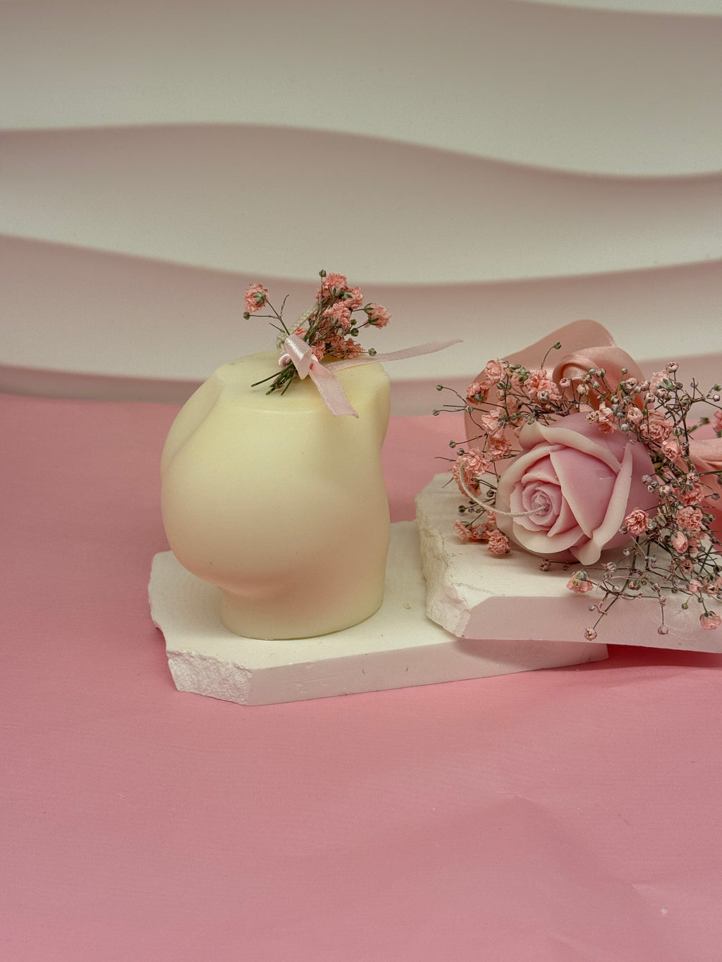 Body Kerze aus Rapswachs | Handgegossene Design-Skulpturkerze Standkerze Floma Candle & More