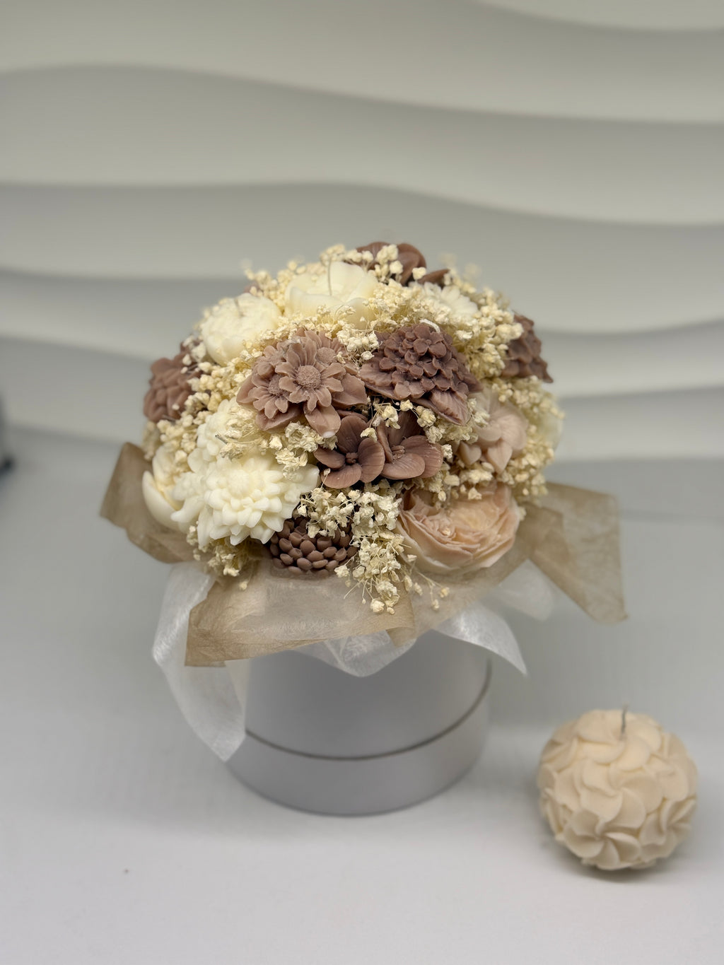 Kerzenstrauß „ Skara Beige in Geschenktopf Standkerze Floma Candle & More