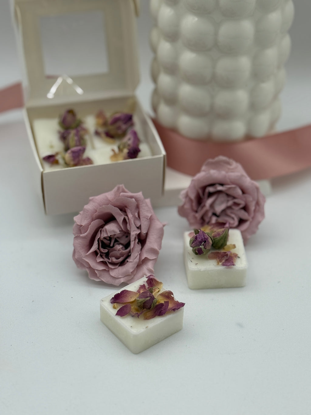 Rosenblüten Wax Melts 30 g aus Kokoswachs | Handgemachtes Duftwachs mit Rosenblüten | Für Duftlampe & Wax Warmer Duftwachs Floma Candle & More