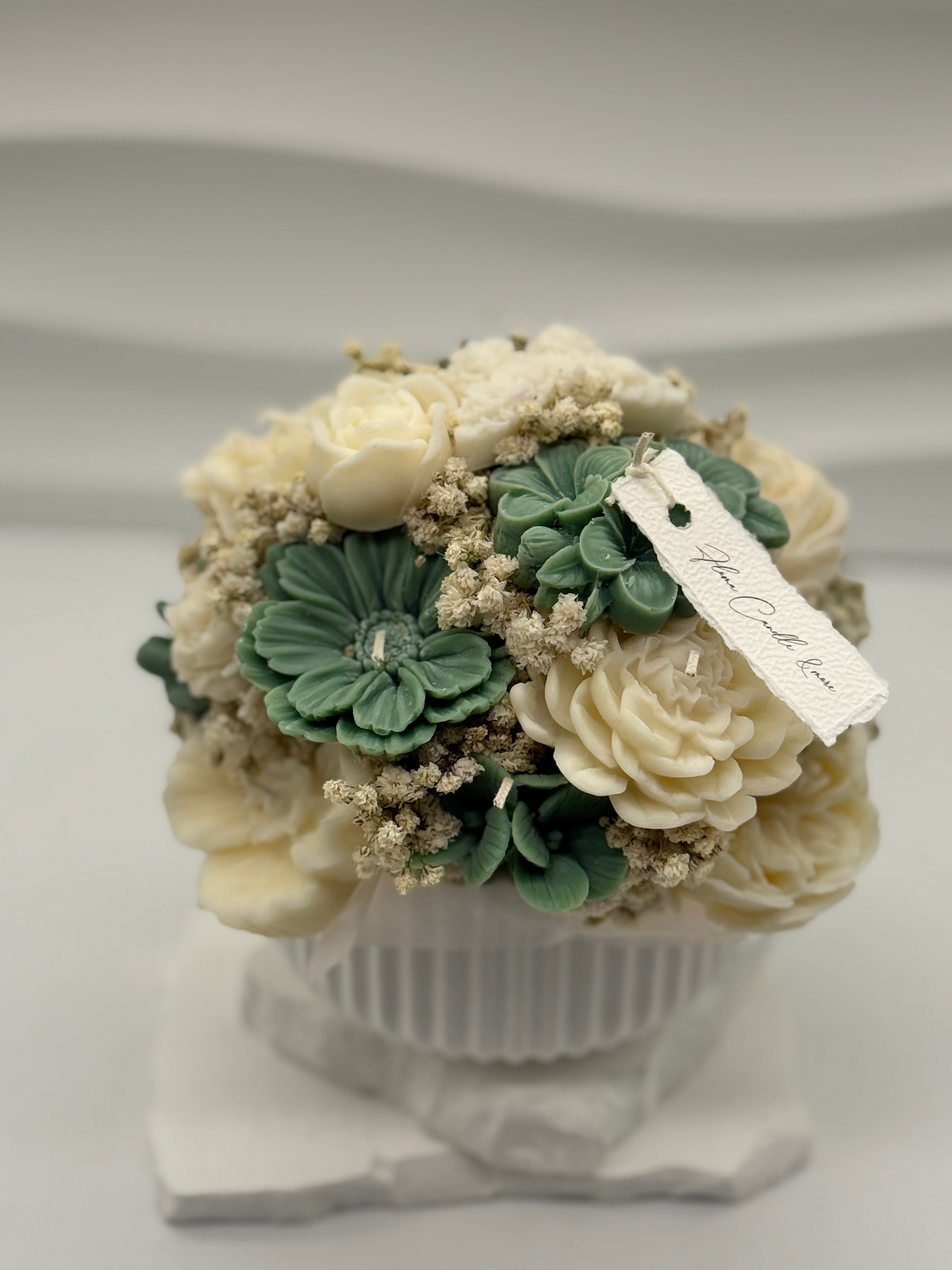 Kerzenstrauß „Floma “ in Keramikschale Flowerbox Floma Candle & More Natur Creme weiß / grün