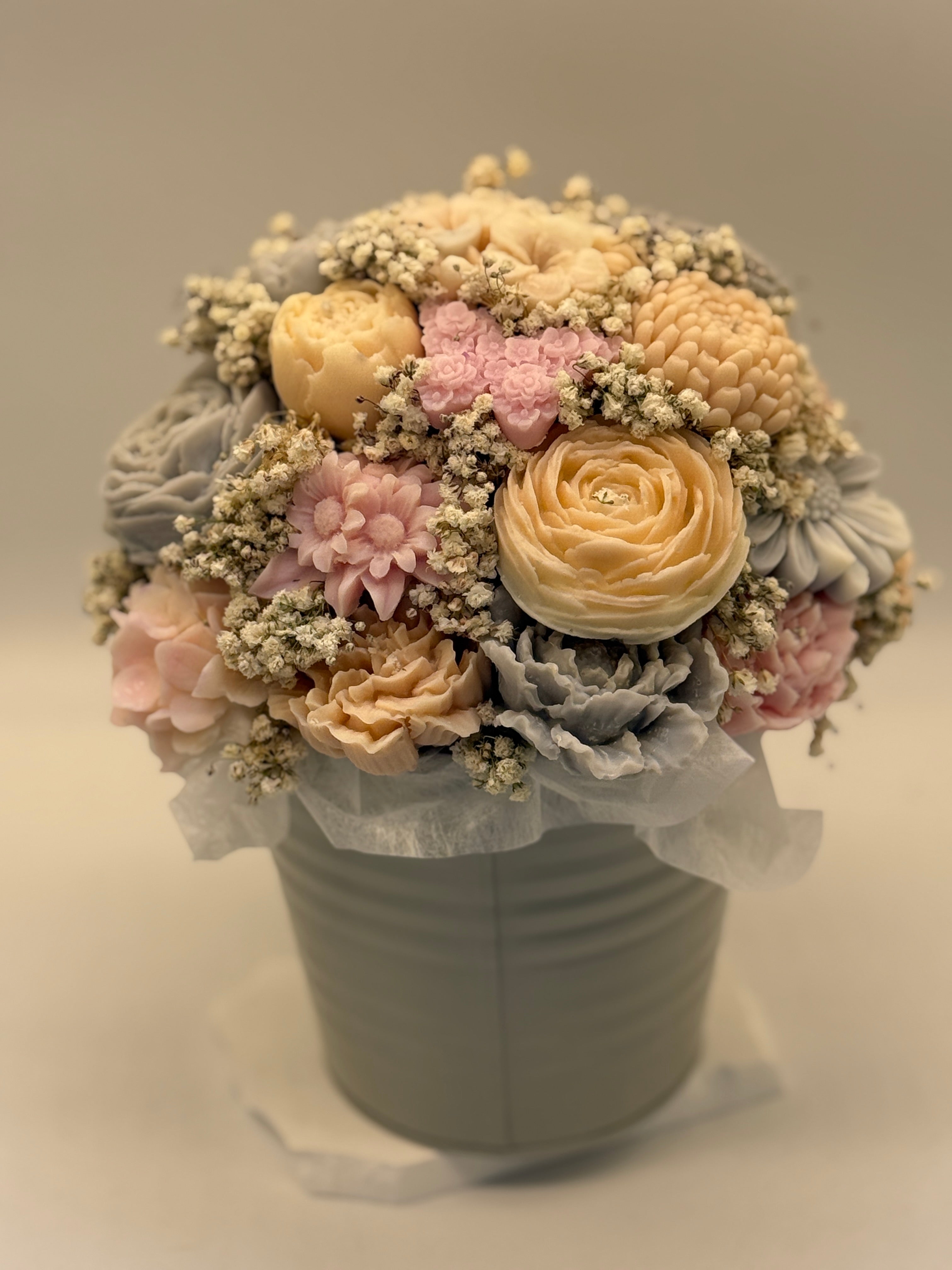 Kerzenstrauß „ Luna Pastell “ in Metalltopf mit Duft ( La vie est belle) Standkerze Floma Candle & More Rosa/ Hellgrau/ Beige