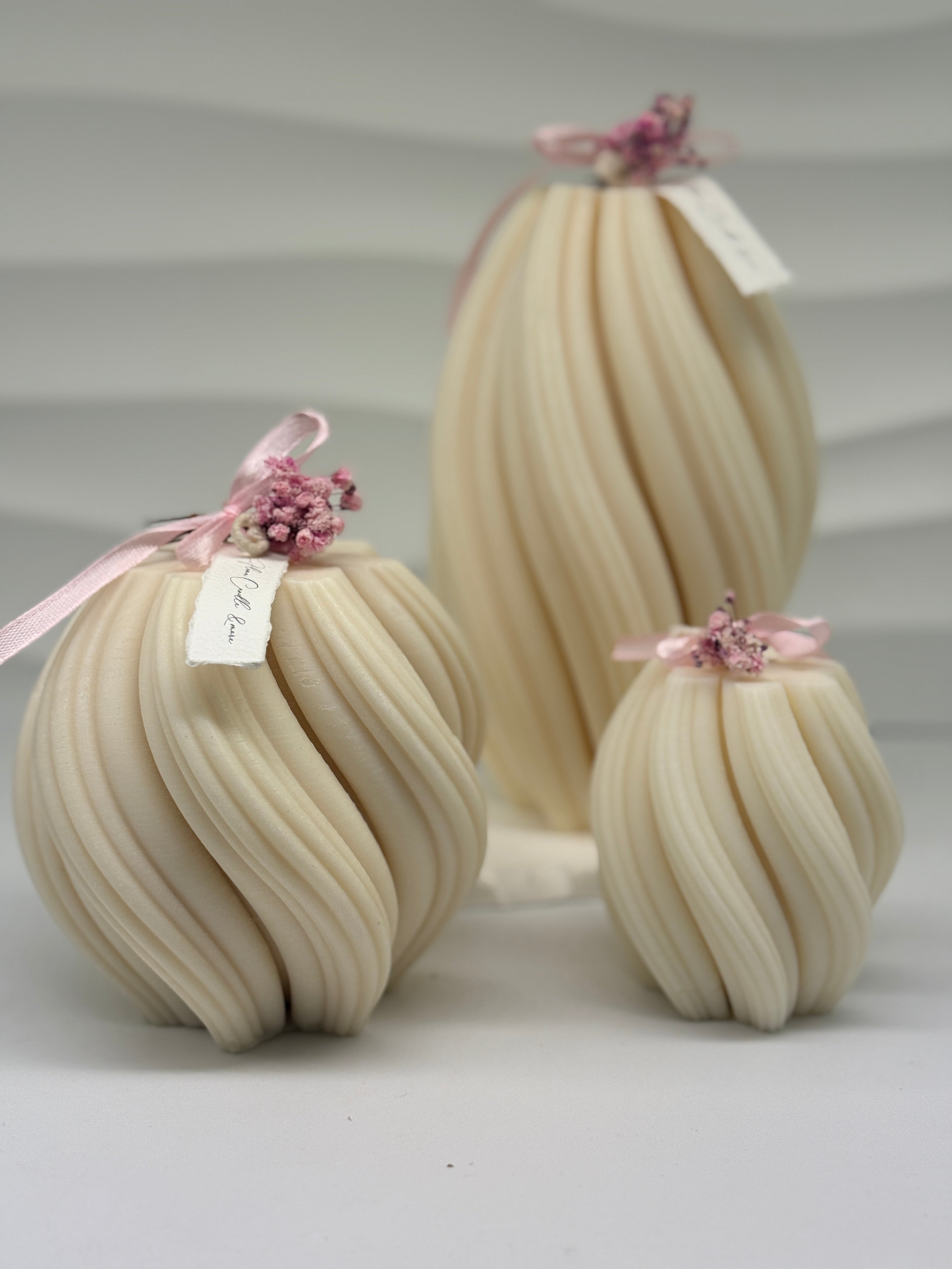 Flame / Handgefertigte Designkerzen aus Rapswachs – Nachhaltige Deko mit Stil Standkerze Floma Candel & more S Natur