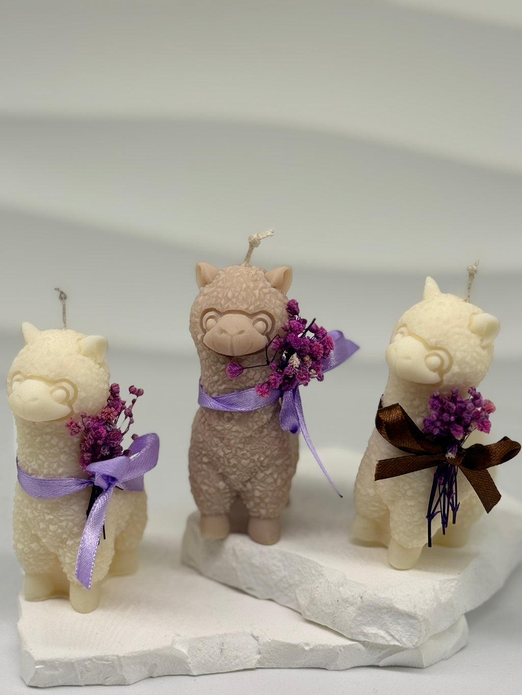 Alpaka Kerze – Handgefertigte Deko-Kerze Standkerze Floma Candle & More