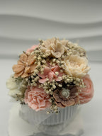Floma / Handgemachter Kerzenblumenstrauß aus Wachs in Keramikschale Flowerbox Floma Candle & More Rosa/Beige/Weiss
