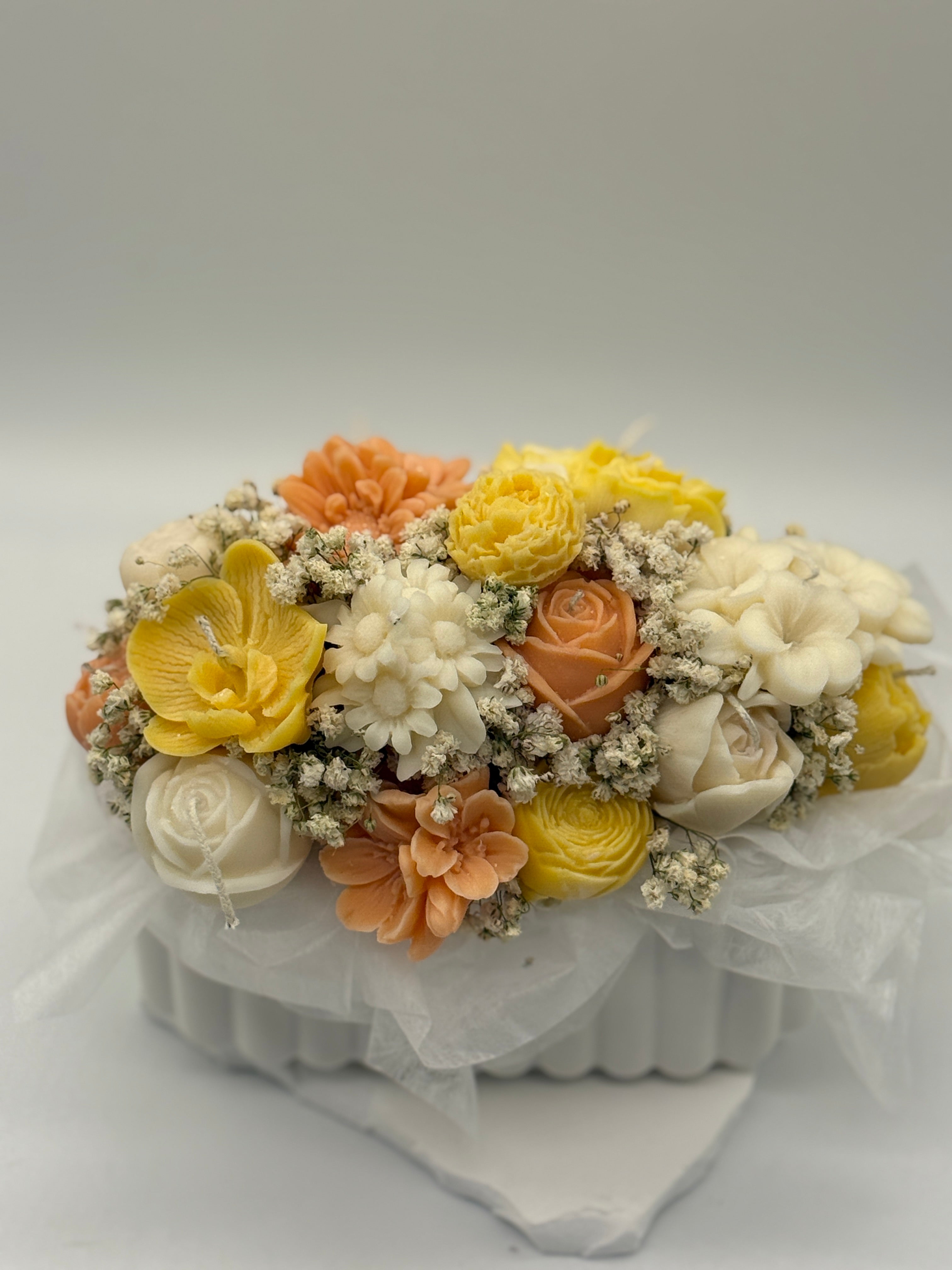 Kerzenstrauß „ Whisper „ in handgefertigten Kermiktopf Flowerbox Floma Candle & More Gelb/Orange/weiss