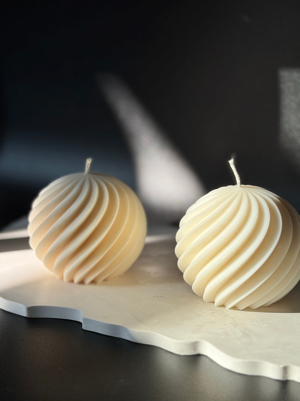 Swirl Kugelkerze Standkerze Floma Candel & more Natur Creme Weiss