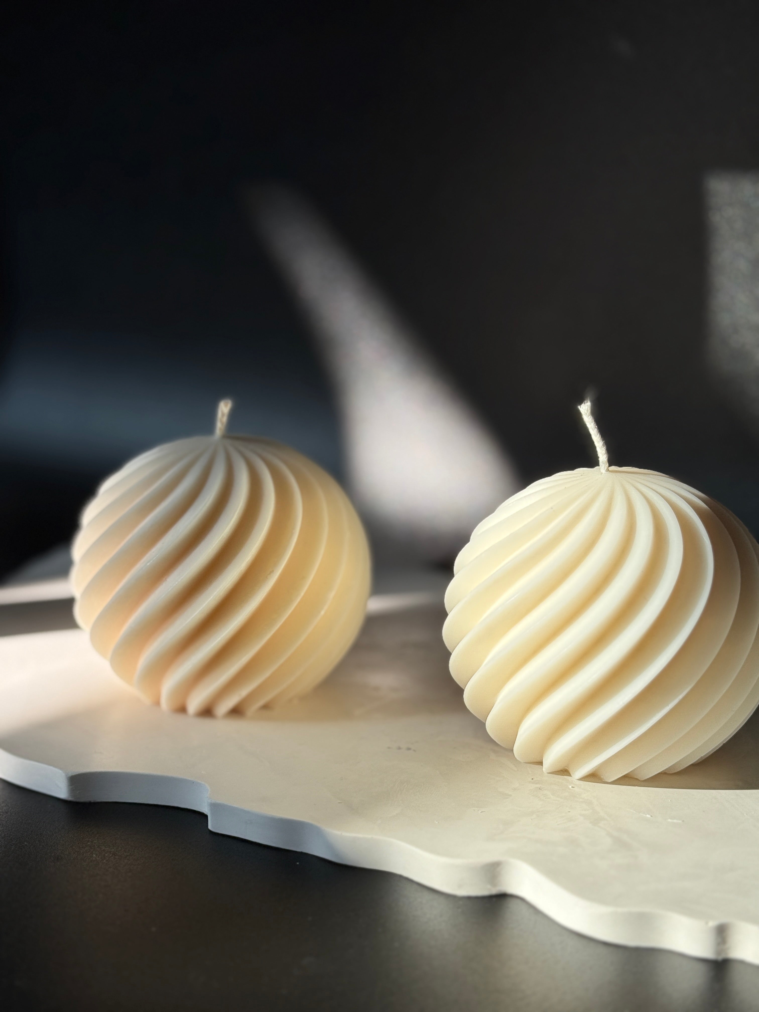 Swirl Kugelkerze Standkerze Floma Candel & more Natur Creme Weiss