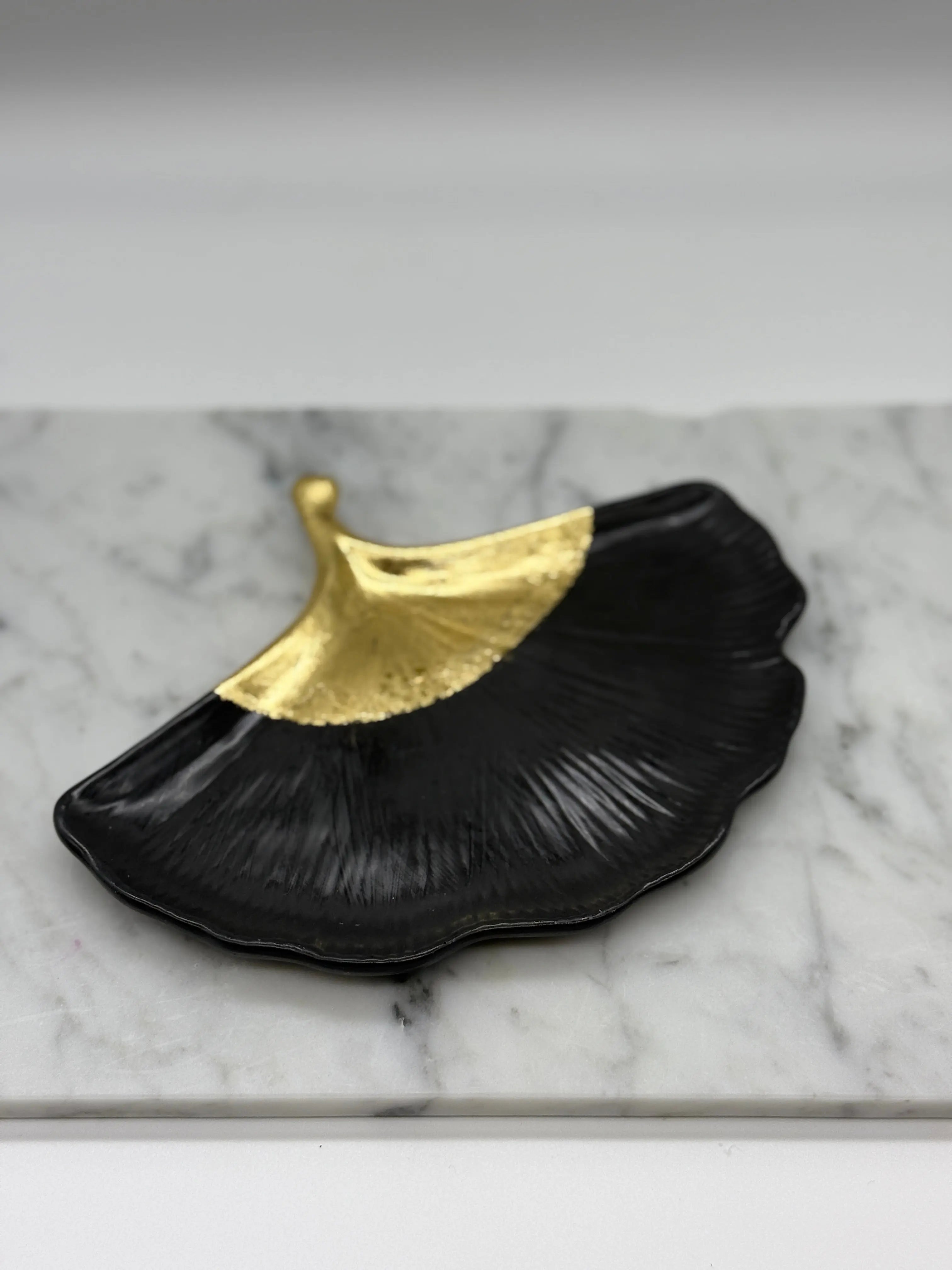 Ginkoblattteller in 2 Farben erhältich Teller Floma Candel & more Anthrazit