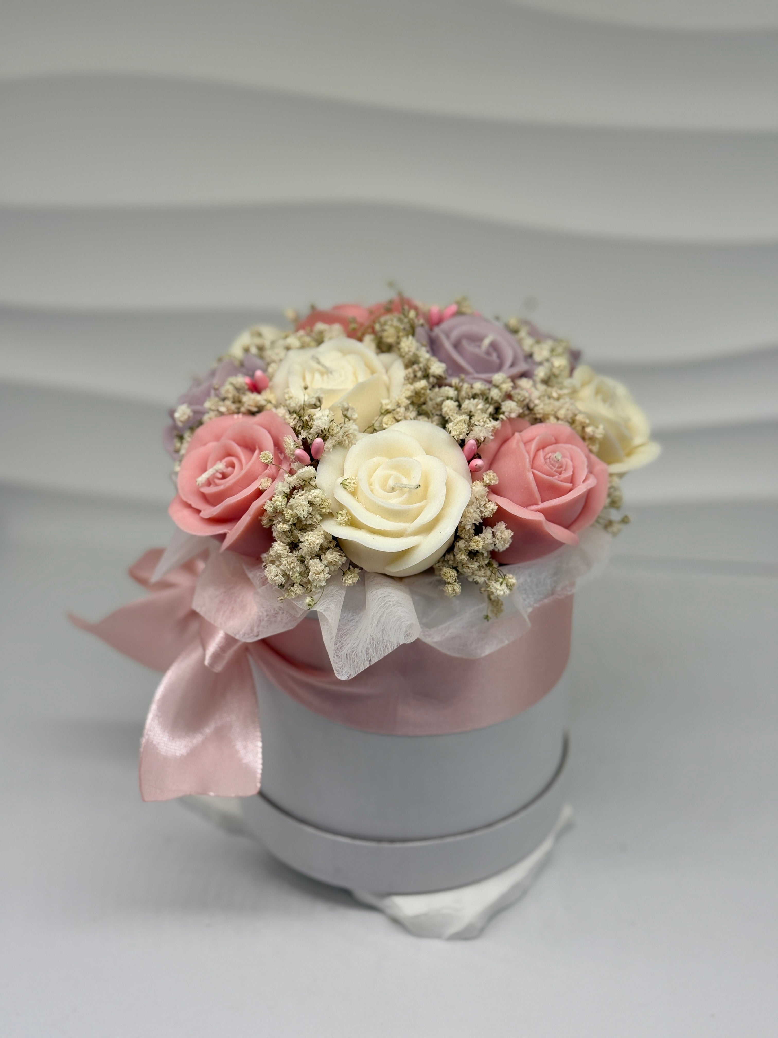 Poesie | Kerzenblumenstrauß aus Rosen in Pastell Flowerbox Floma Candle & More