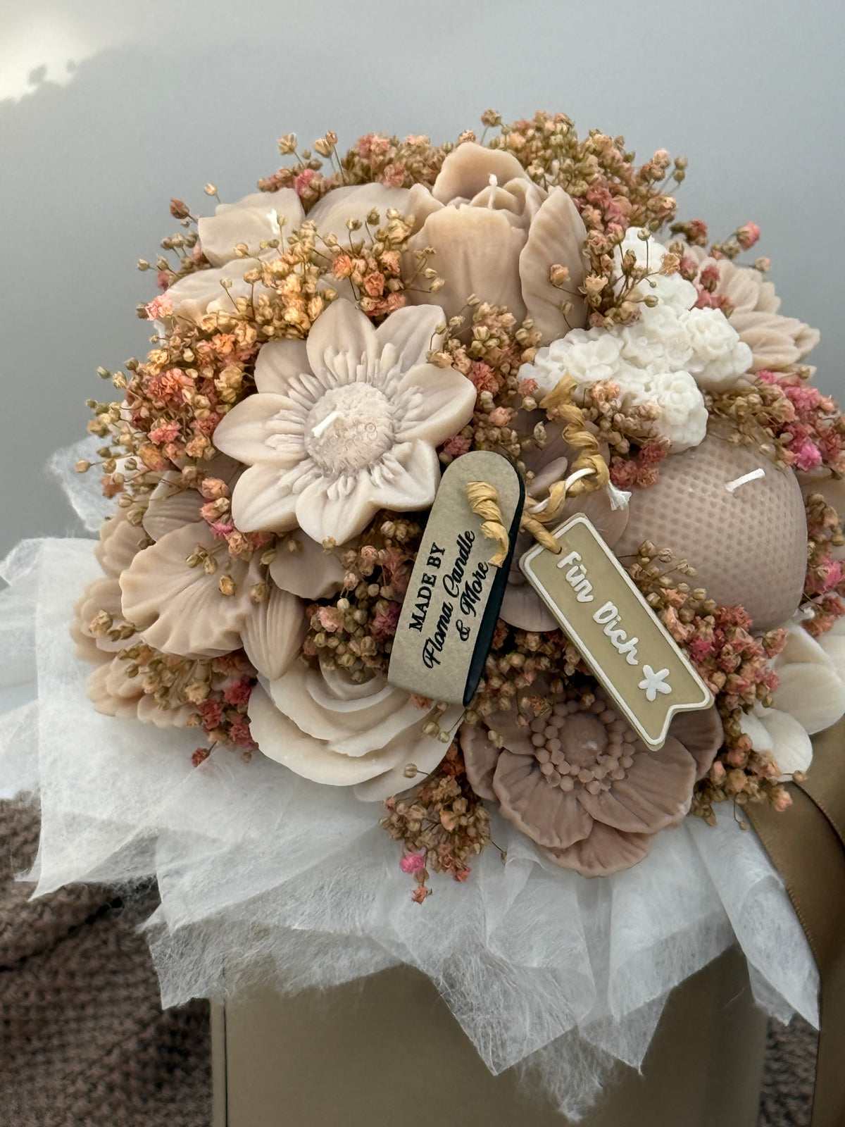 Kerzenblumenstrauß aus Rapswachs „ Pure Beige“ Flowerbox Floma Candle & More