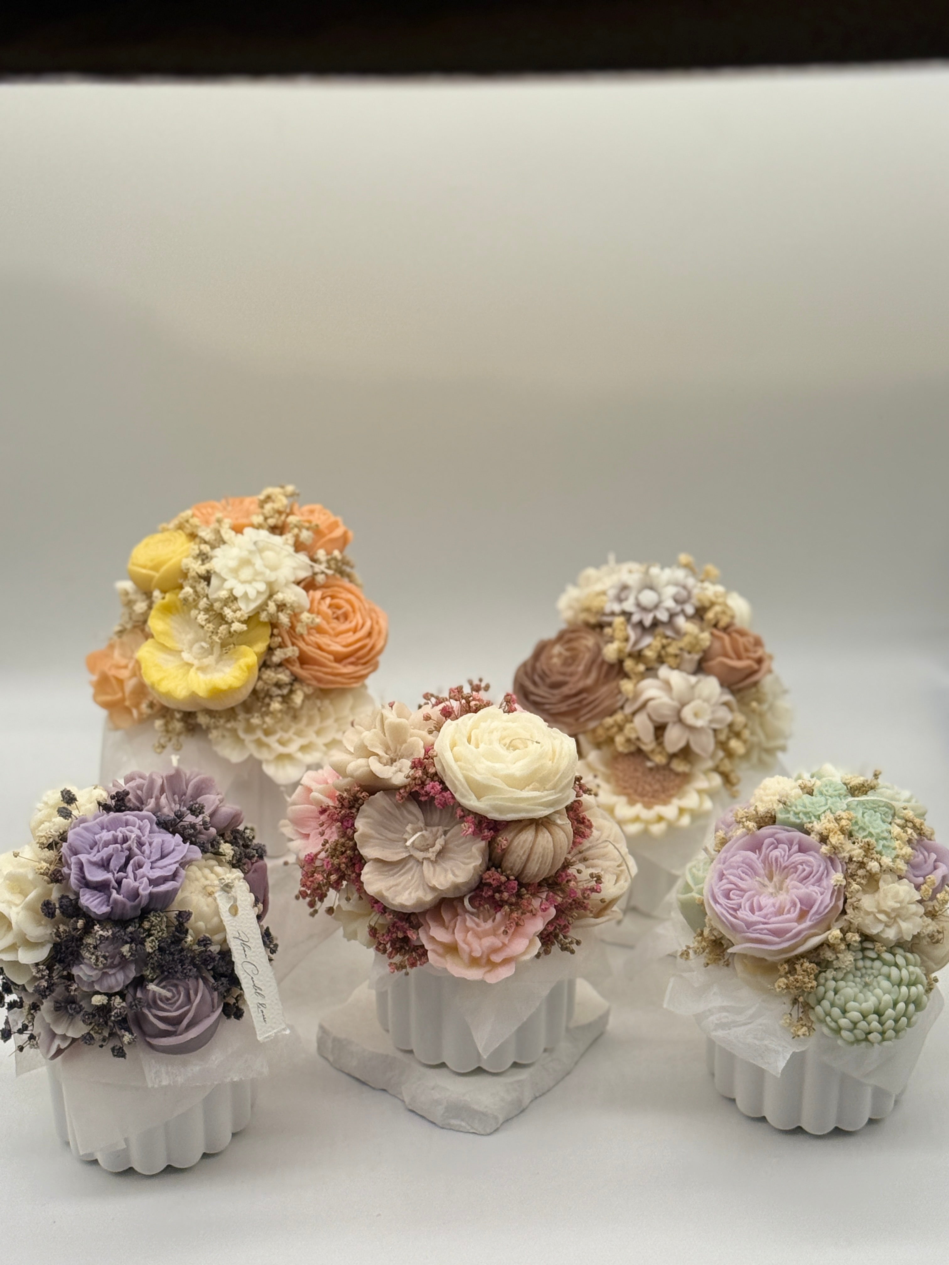 petite Fleur / Kerzenstrauss in handgefertigten Keramikgefäß Flowerbox Floma Candle & More