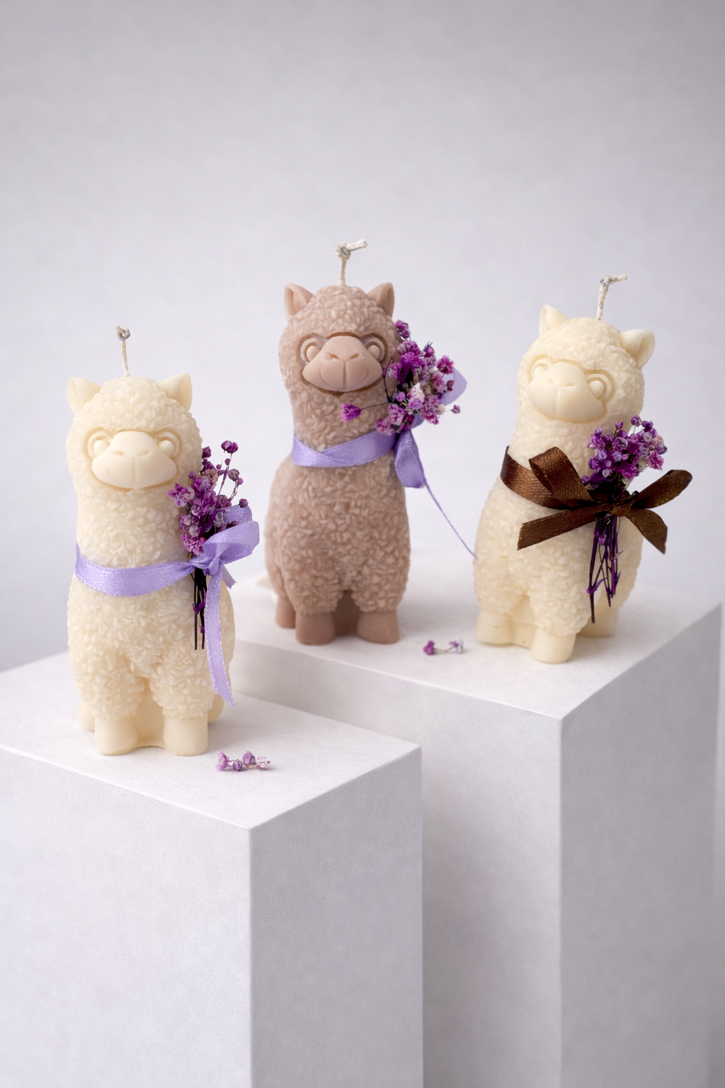 Alpaka Kerze – Handgefertigte Deko-Kerze Standkerze Floma Candle & More