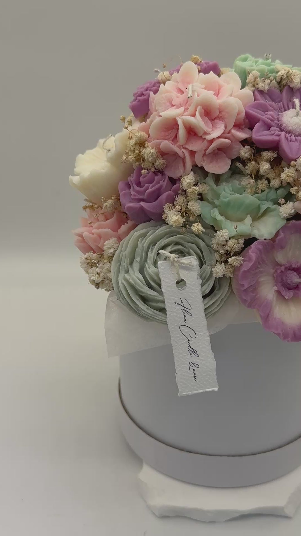 Skara Poesie /Blumenkerzenstrauss aus Rapswachs in Geschenkbox – Handgemachte vegane Kerze, Flower Candle, nachhaltiges Geschenk, Deko-Blumenstrauß Standkerze Floma Candle & More