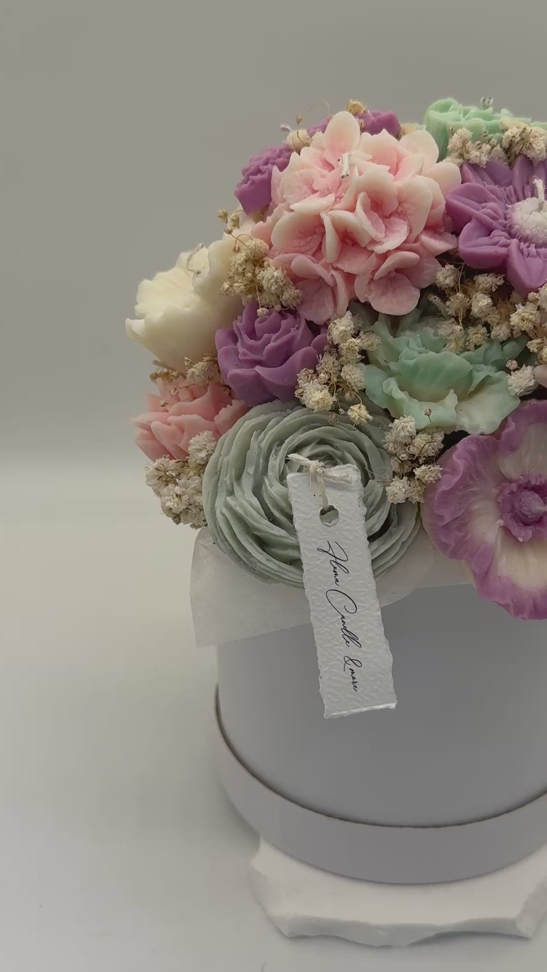 Skara Poesie /Blumenkerzenstrauss aus Rapswachs in Geschenkbox – Handgemachte vegane Kerze, Flower Candle, nachhaltiges Geschenk, Deko-Blumenstrauß Standkerze Floma Candle & More