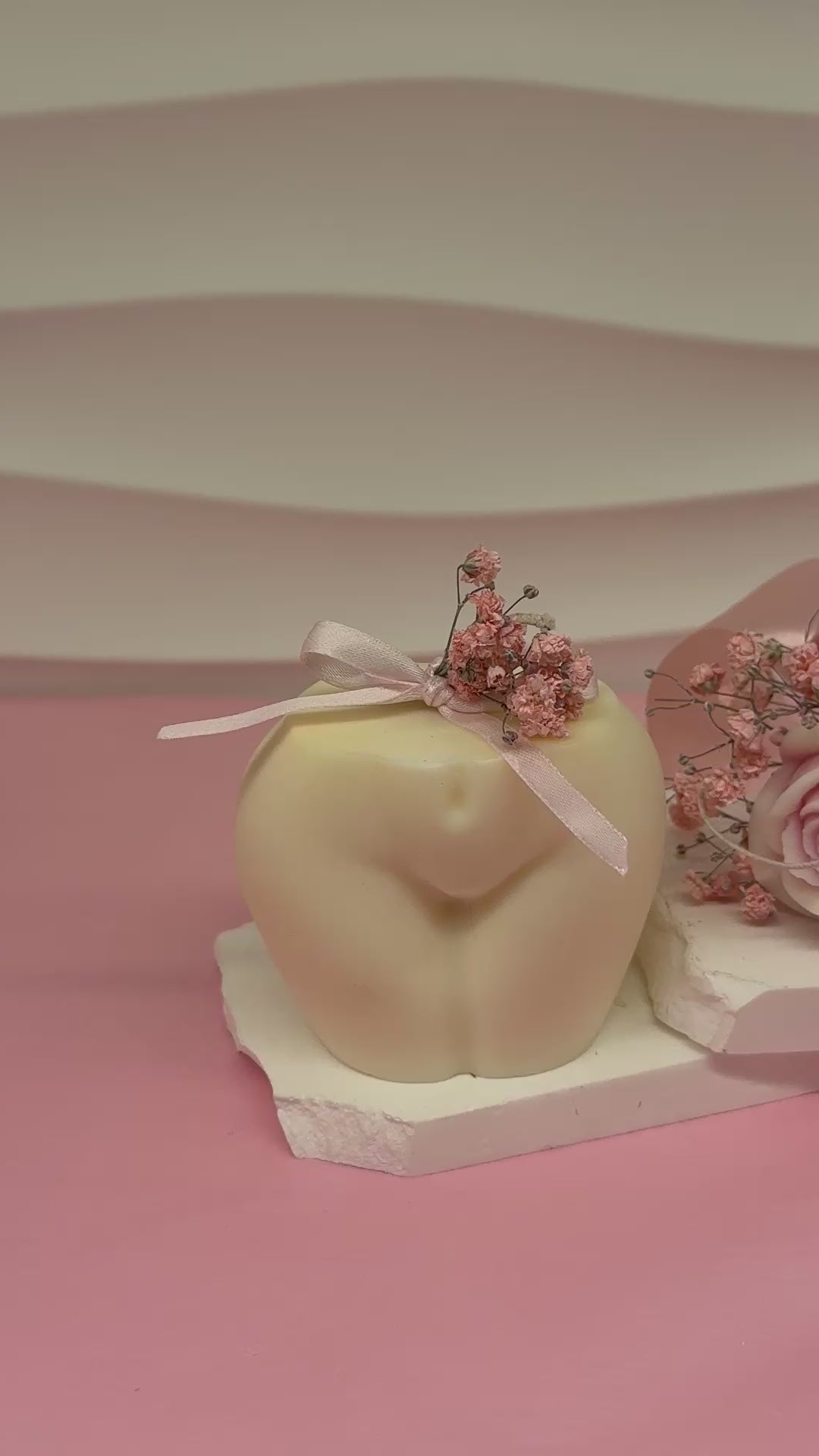 Body Kerze aus Rapswachs | Handgegossene Design-Skulpturkerze Standkerze Floma Candle & More